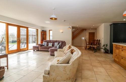 Penmon House | Yr Hen Dairy
