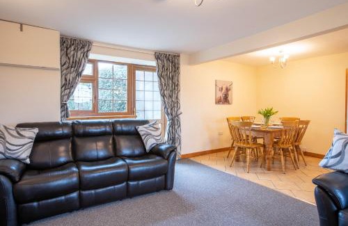 Llanfairpwllgwyngyll House | Yr Wyddfa Cottage Anglesey