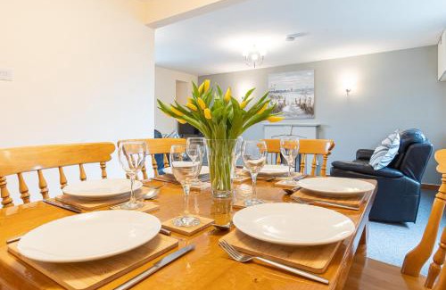 Llanfairpwllgwyngyll House | Yr Wyddfa Cottage Anglesey