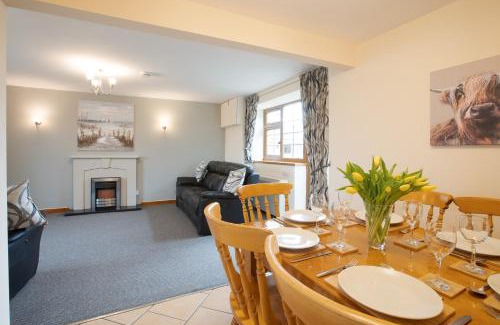 Llanfairpwllgwyngyll House | Yr Wyddfa Cottage Anglesey