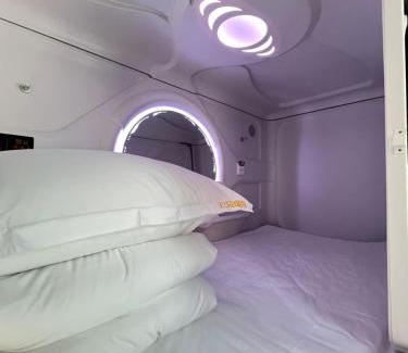 Chenggong Hotel | Yunduo Jinxiu Space Capsule Hotel & Kunming South Railway Station Branch