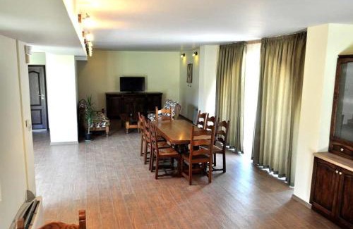 Ustina Villa | Yustina VIllas Къща за гости