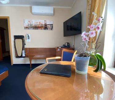 Hranice Hotel | Zámecký Hotel Zlatý Orel