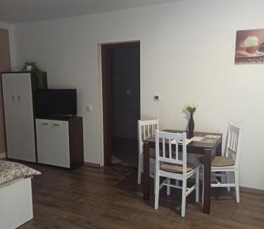 Hlohovec Apartment | Za Humnama