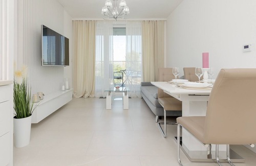 Podgorze Apartment | Zabłocie Apartments Cracow by Renters