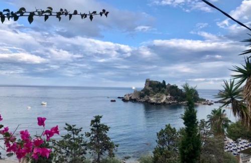 Lavinaio-Monterosso House | Zaffiro Lavico rooms Etna nature sea