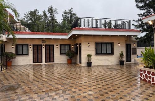 Panchgani House | Zaid & Nida House