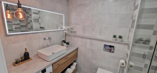 Distrito Oeste Apartment | Zambrano y Lucero - Wifi para 6p, 3 hab - VUT-5391-AS
