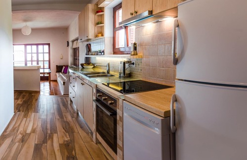 Igalo Apartment | Zazenda House with Sea and Mountain Views and Spacious Garden