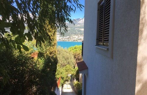 Igalo Apartment | Zazenda House with Sea and Mountain Views and Spacious Garden