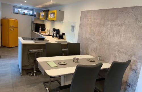 Neustadt-Hambach Apartment | Zeit in Hambach