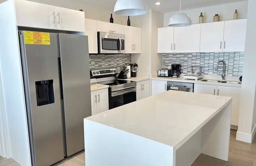 Little Battaleys Apartment | ZenBreak Coral Beach #204