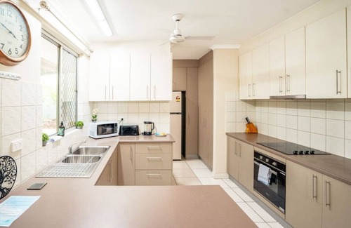 Rapid Creek House | Zenhouse Jordan: Private Backyard ~ Pets ~ BBQ