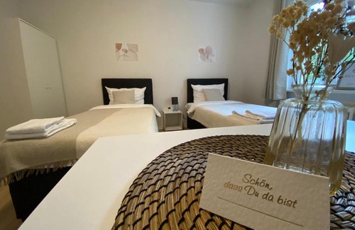 Neumuenster Apartment | Zentrale 3-Zimmer Wohnung mit Balkon - Perfekt für Monteure und Familien