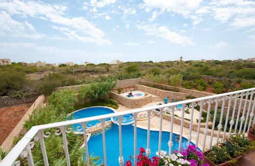Qala Apartment | Zerniq, Misrah Simar. Luxury Apartment with Pool In Qala, Gozo