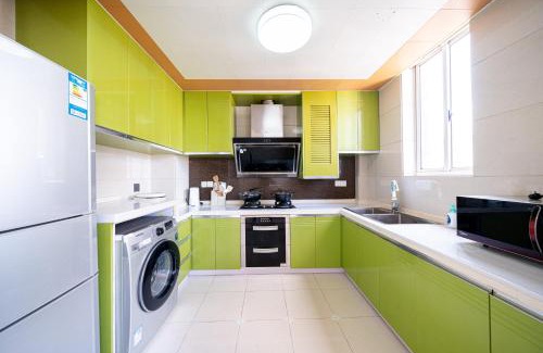 Downtown Shanghai Apartment | ZhiYuan-3 Bedrooms 1 Bathroom,Near People's Square