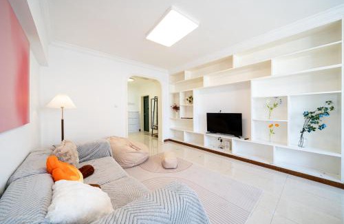 Downtown Shanghai Apartment | ZhiYuan-3 Bedrooms 1 Bathroom,Near People's Square