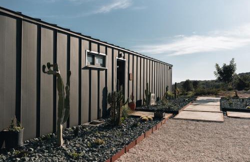 Pareklisia House | Zima Edge