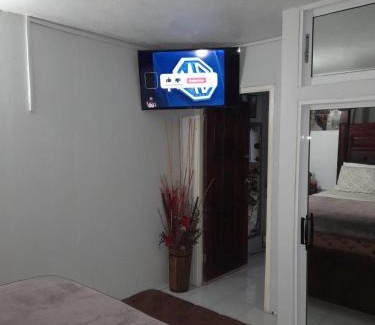 Bridgeport Apartment | Zipcode Hideaway Guesthouse