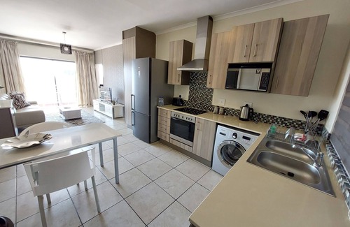 Greater Johannesburg Metropolitan Area Apartment | Zwelakho Luxury furnished apartments