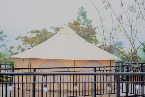 Đồi Gió Retreat