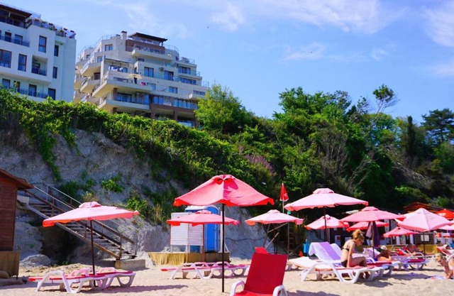 Апартаменти Бяла Клиф на плажа - Apartments Byala Cliff First Line