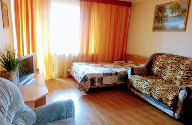 Космонавтов 17