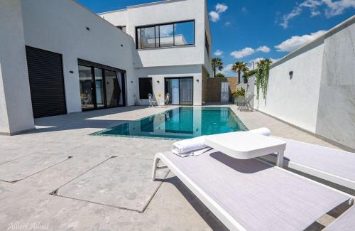 סבן דרים - Seven Dream - וילת 5 חדרי שינה ובריכה פרטית