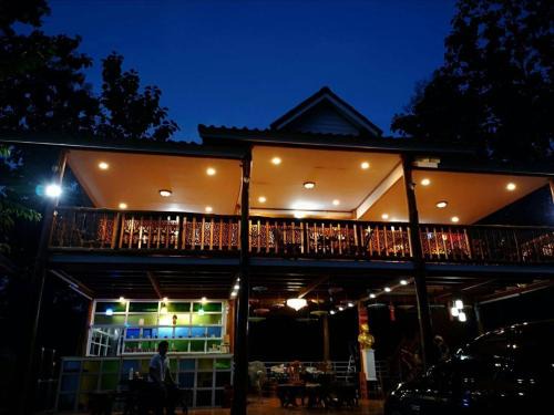 ม่อนธารา รีสอร์ท