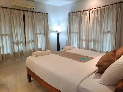 เดอะ มูนรีสอร์ท อุบลราชธานี