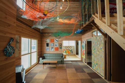 アルテミナガハク