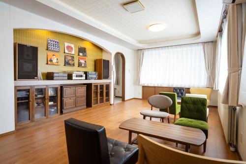 泊まれる音楽室 The Music Room-inn