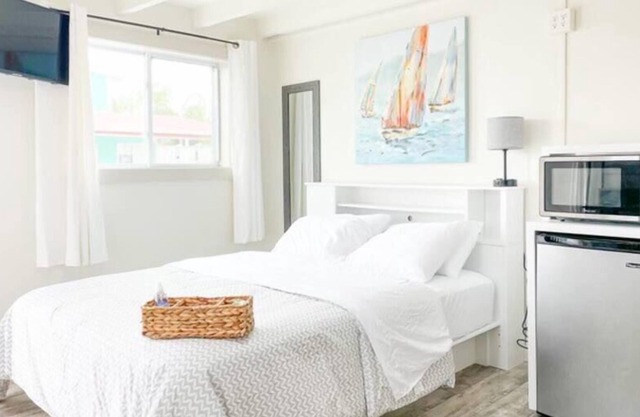 01. Charming one-bedroom resort with pool