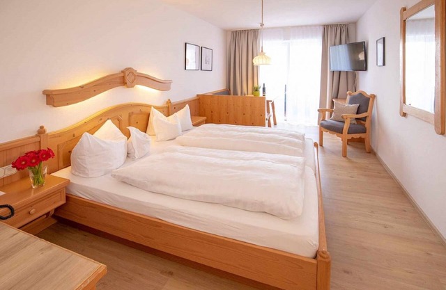 1 App. 1-Zimmer mit Kochnische Balkon und seitlichem Blick zum See