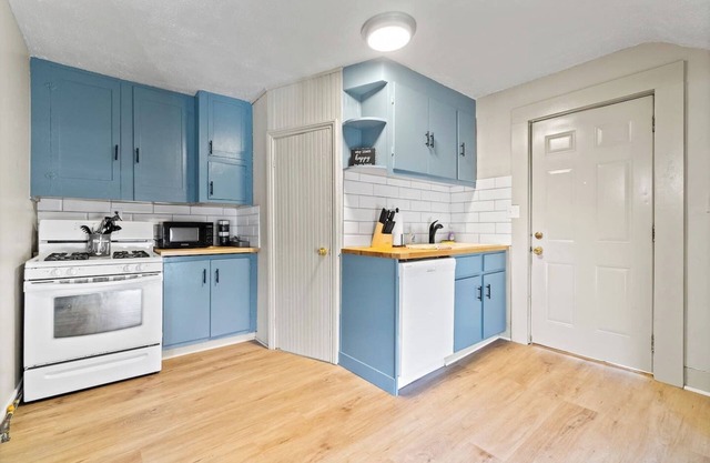 1 Bdr Apt. half a mile from Parkview Field
