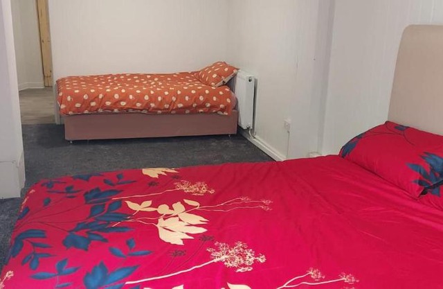 1-Bed Apt Sleeps 3 near Parkgate Rotherham