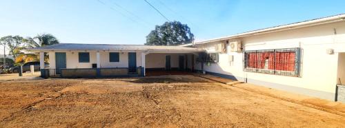 1 Bed Studio Apt - Parking Wifi Mountain Views