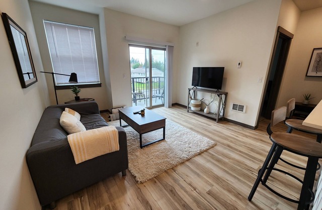 1-bedroom Apt. 304 w/free parking - New Building