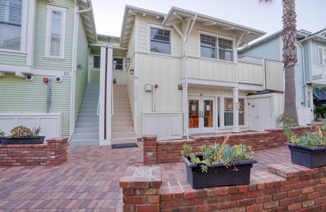 1 Bedroom Condo W/outdoor Ocean View Bbq Kitchen - Steps To Beach & Town