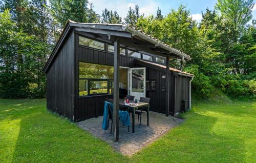 1 Bedroom Gorgeous Home In Hampen