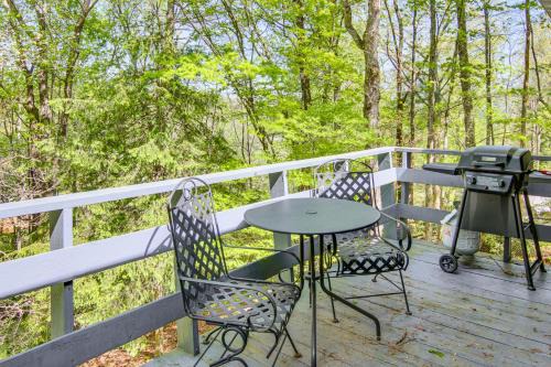 1 Mi to Pisgah Natl Forest Wooded Haven with Deck
