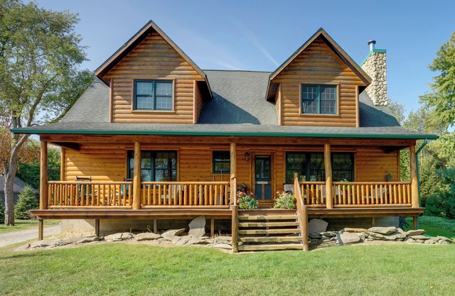 1 Mi to Public Beach: Port Austin Cabin w/Hot Tub
