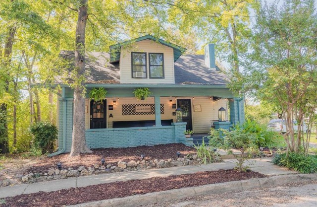 1 mile from UAB Hospitals Amenities Galore And King Bed