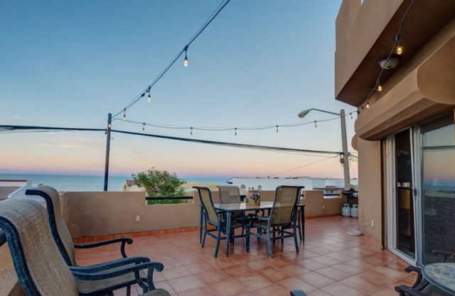 🏖1 Min Walk to Beach🏖 Spacious Luxury Family Villa