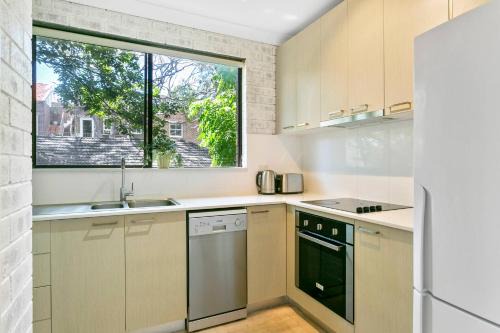 1 min walk to beach +Parking/Bondi Bliss Lamrock