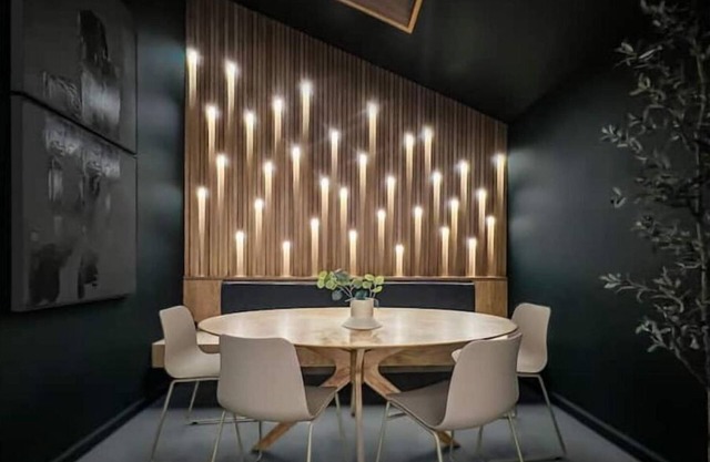 1 OAK experience customed design