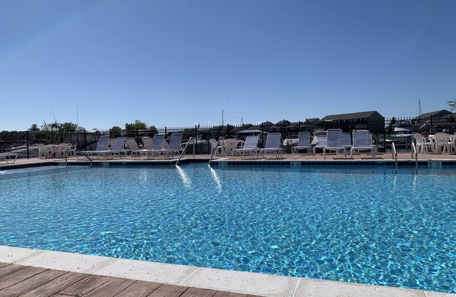 1 of 4 Waterfront Rental Units - Clean, Safe & Small Complex Sleeps 8-32