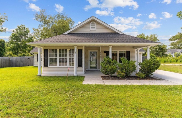 1-Story Home - Minutes from Wrightsville Beach -Bring Your Dog!