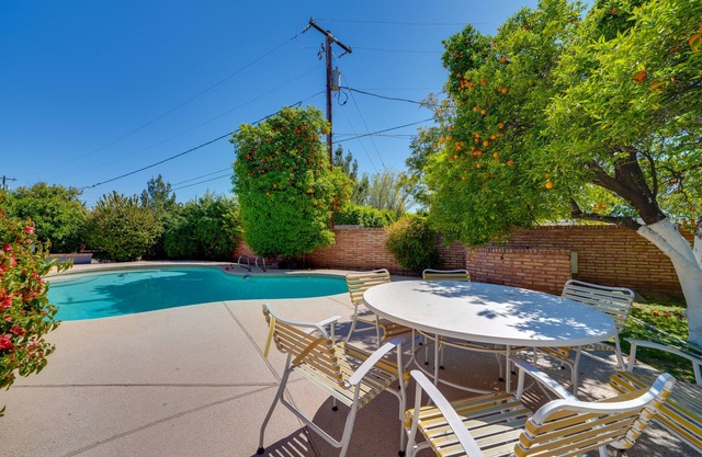 10 Mi to Dtwn Phoenix: Studio w/Outdoor Kitchen!