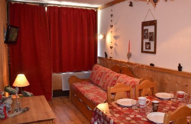 10m from ski slopes, 7th floor, balcony, ski locker, 22m², Les Menuires